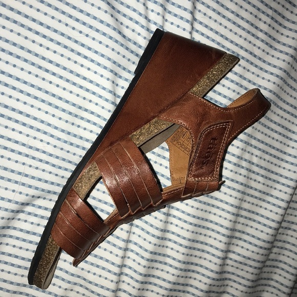 Täōs wedge sandals. style:tradition color:cognac - Picture 3 of 5